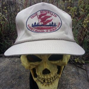 Deadstock Vintage Iron Mountain Lodge & Marina Snap Back Trucker Hat